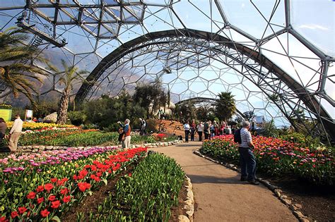 The eden project, is probably as astonishing to visit as it is hard to describe. 10 of the Most Amazing Indoor Gardens - Quiet Corner