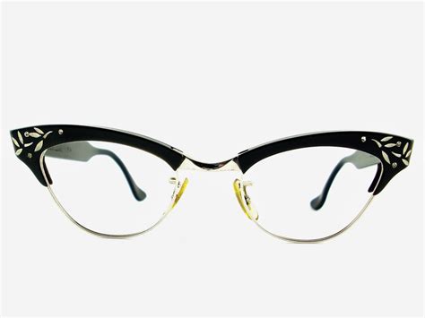 Other shapes like triangles, squares, hearts, and classic retro round sunglasses were trendy as well. Vintage Eyeglasses Frames Eyewear Sunglasses 50S: Vintage ...