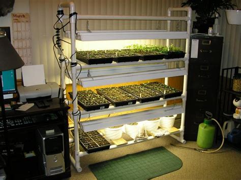 This grow light stand gives you a simple, low cost way to start seeds indoors and get that jump start. best simple grow light setup? | TheEasyGarden.com