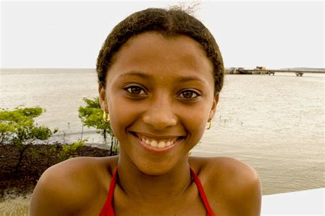 フリー画像 人物写真 子供ポートレイト 少女 女の子 外国の子供 ブラジル人 画像素材なら！無料・フリー写真素材のフリーフォト