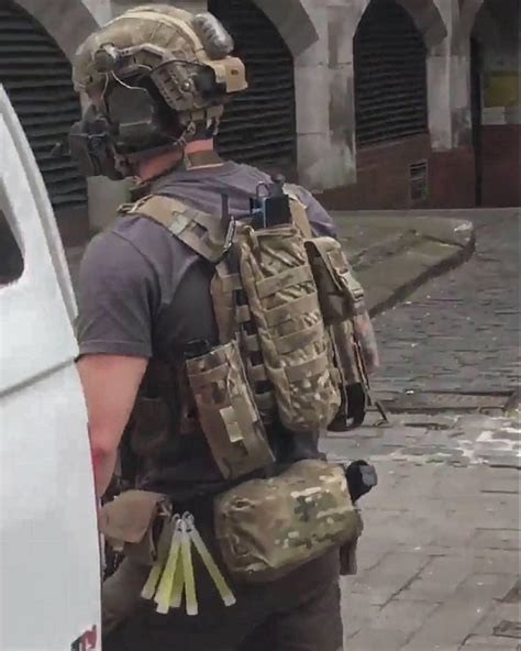 Sas Member Spotted During The Manchester Attack 2017 1080 X 1350