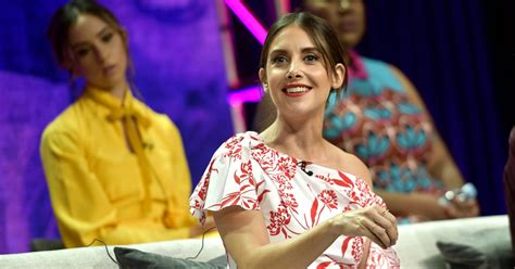 Alison Brie On Glow Womens Wrestling The Difference Is Breasts