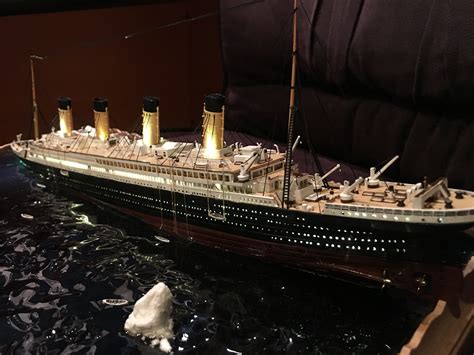 Titanic Sinking Diorama Model Scale Titanic Sinking Diorama Model Scale Titanic Sinking