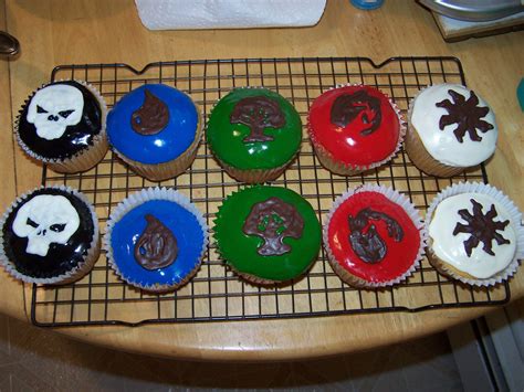 Magic: The Gathering cupcakes | Magic birthday, Magic birthday party