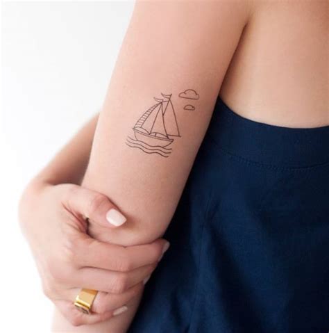 50 Cool Minimalist Tattoo For All Who Love Mini Motifs