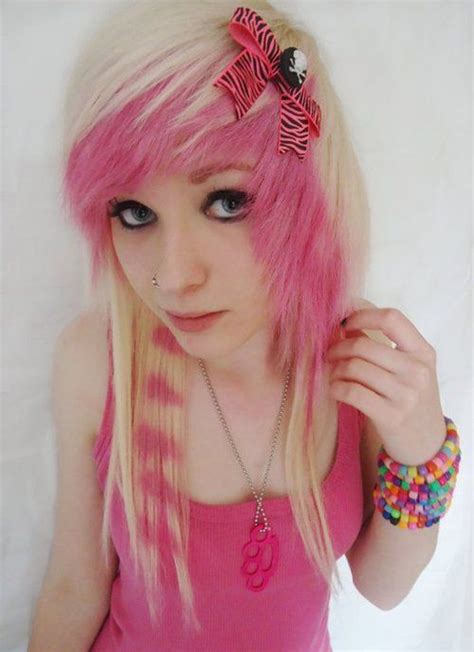 Kelly chelsea barbie doll blonde hair with black and pink streaks. DO/DON'T: Loving the pink and blonde peekaboo/coontails ...
