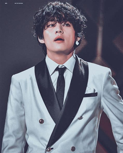 Kim taehyung funny v taehyung k pop boy band boy bands daegu south korea army love jeon jeongguk record producer taekook. 𝑻𝒂𝒆𝒉𝒚𝒖𝒏𝒈 (𝑩𝑻𝑺 𝑽) | Taehyung hot, Bts v, Kim taehyung