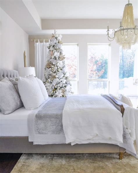 20 Beautiful Christmas Bedroom Design Ideas For Your Christmas Day