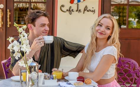 Cameron, who recently starred in the hollywood bowl's production of mamma mia,reconnected with her boyfriend when she went to visit him on the set of his upcoming movie high strung: Dove Cameron diz que precisa de um pouco de espaço do seu ...