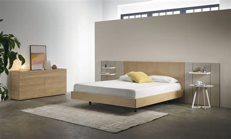 È la soluzione ideale se usi i contenitori sottoletto, perché i comodini non ne impediscono l'apertura mandal testiera, betulla, bianco, 240 cm. Testiera per letto matrimoniale / moderna / in MDF laccato ...