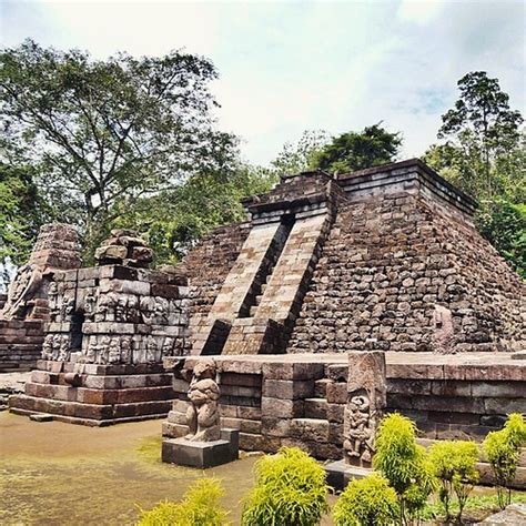 Piramida Aztec Nya Indonesia Candi Sukuh Candi Lain Y Flickr
