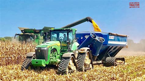 John Deere 8rx 370 Tractor Moving The Corn Harvest Youtube