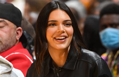 Kendall Jenner Bijt Van Zich Af Na Vermeende Photoshop Fail