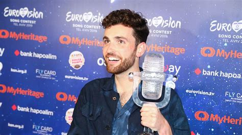 Bei stefan raab sang sogar ein teilnehmer für den mond als gastland. Zwei Jahre lang ESC-Sieger: So ist es für Duncan Laurence ...