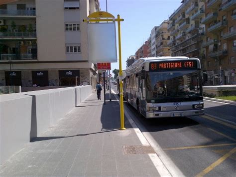 Foto Metro B1 Cambia Linee Bus I Cartelli Alle Fermate 12 Di 20