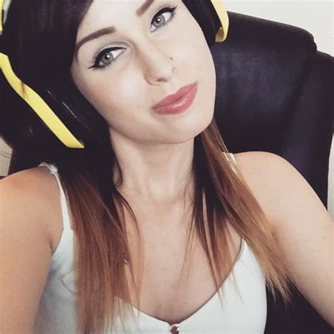 Omgitsfirefoxx Sexy Pictures 76 Pics Sexy Youtubers
