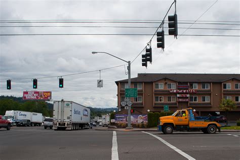 File:Clackamas, Oregon.jpg - Wikimedia Commons