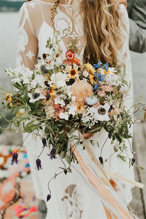 15 Stunning Sunflower Wedding Bouquets In 2021 Boho Wedding Bouquet
