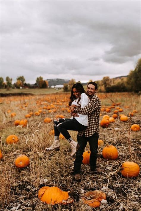 30 Sweet Fall Engagement Photo Ideas Oh Best Day Ever Couples