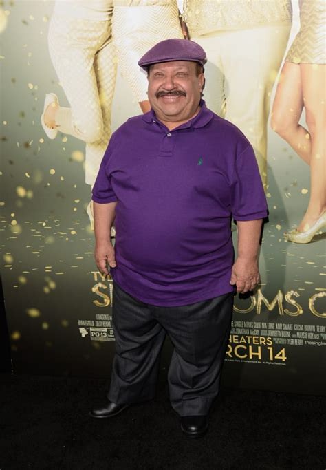 Chelsea Handler Pays Heartbreaking Tribute To Chuy Bravo The