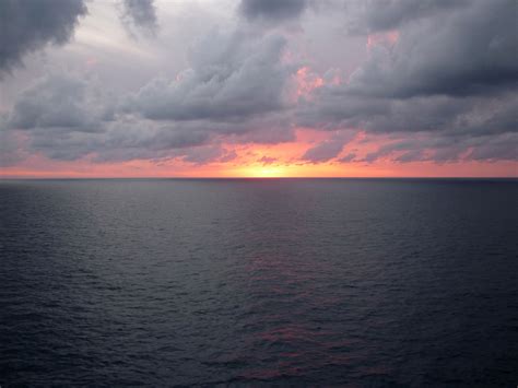 horizon - Google Search | Ocean sky, Stormy sunset, Sunset