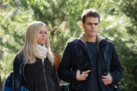 The Vampire Diaries Spoiler Pics: Cure Searching & Hunter ...