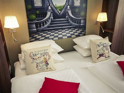 20 Awesome Alice In Wonderland Themed Bedroom Ideas Bedroom Themes