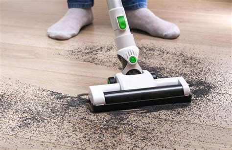 5 Best Cordless Stick Vacuum For Vinyl Floors Reviews And Buying Guide