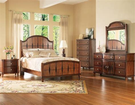 In this section, we'll discuss different types of country decor flowers work well with fresh country style decorating. Bedroom In French Country Style