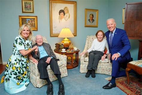 Giant Bidens Tiny Carters A Look At Photographic Distortion The New