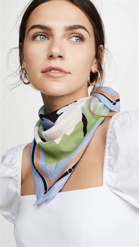 Silk Bandana In 2020 Silk Bandana Madewell Ways To Wear A Scarf