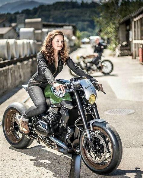 Pin By Hebe On Woman Bikers Cafe Racer Girl Motorcycle Girl Biker Girl
