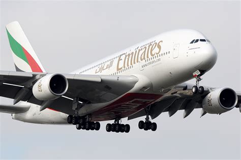 Fileemirates A380 Landing At London Heathrow Wikipedia