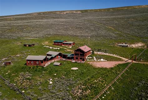 Tmz Kanye West Buys Second Wyoming Ranch Sweetwaternow