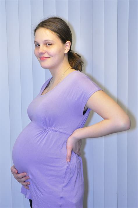 the wonderful journey of motherhood belly shot 29 weeks
