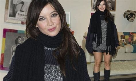 Leggy Daisy Lowe Outs Herself As A Celebrity Knitting Fan Daily Mail Online