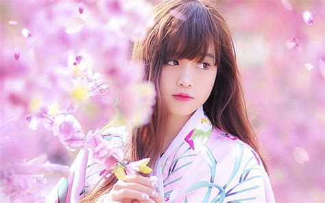 Vì Sao Phụ Nữ Nhật Bản Coi Hoa Anh Đào Sakura Là Thần Dược Làm Đẹp Da
