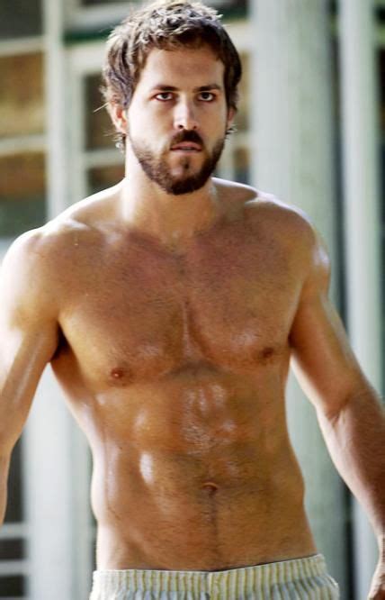 the hottest celebrity abs ryan reynolds shirtless ryan reynolds ryan reynolds amityville