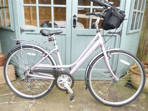 Raleigh Pioneer 1 Ladies Hybrid Classic 2016 Bike Excellent Condition