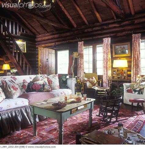 Shabby Chic Log Cabin Decor Log Home Log Walls And Ceiling