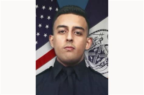 Off Duty New York City Police Officer Shot In Robbery Dies