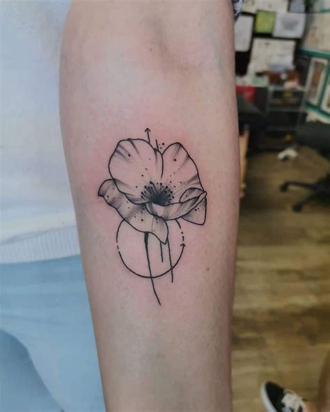 Aggregate 77 Fine Line Poppy Tattoo Latest Incdgdbentre