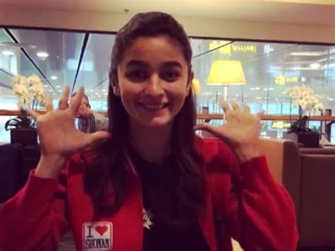 So Cute Alia Bhatt Shares A Video To Thank 10 Million Followers On