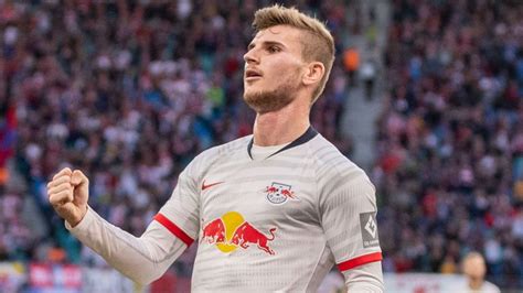 Botev plovdiv'le oynanan uefa avrupa ligi maçında ilk kez resmi bir maçta stuttgart forması giydi. تشيلسي يرغب في ضم زاها وفيرنر - بالجول