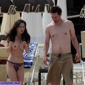 Sexy Keanu Reeves Girlfriend China Chow Showed Nude Tits At The Beach