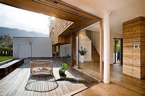 Dieser moderne entwurf aus der reihe modum 8 von huf haus besticht mit seiner geradlinigen fachwerkarchitektur. Nachhaltiges Holzhaus | Moderne Einfamilienhäuser