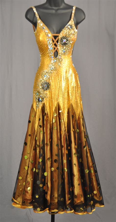 Here we have the dress and its opposite, side by side. Sexy Gold & Black Ballroom Dress