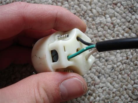 How To Make A Short Extension Cord Put A New Plug On A Cord
