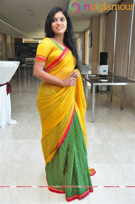 Usha Jadhav Actress Photoimagepics And Stills 423743