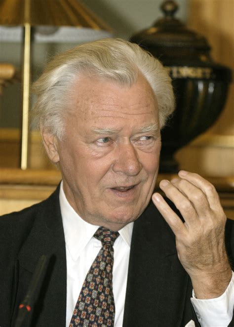 Schluter died early on thursday, the conservative party he once led. Poul Schlüter | Nordisk Samarbejde